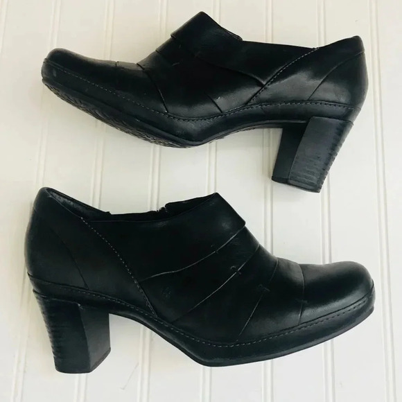 Clark Leather Ankle Bootie - Picture 6 of 6